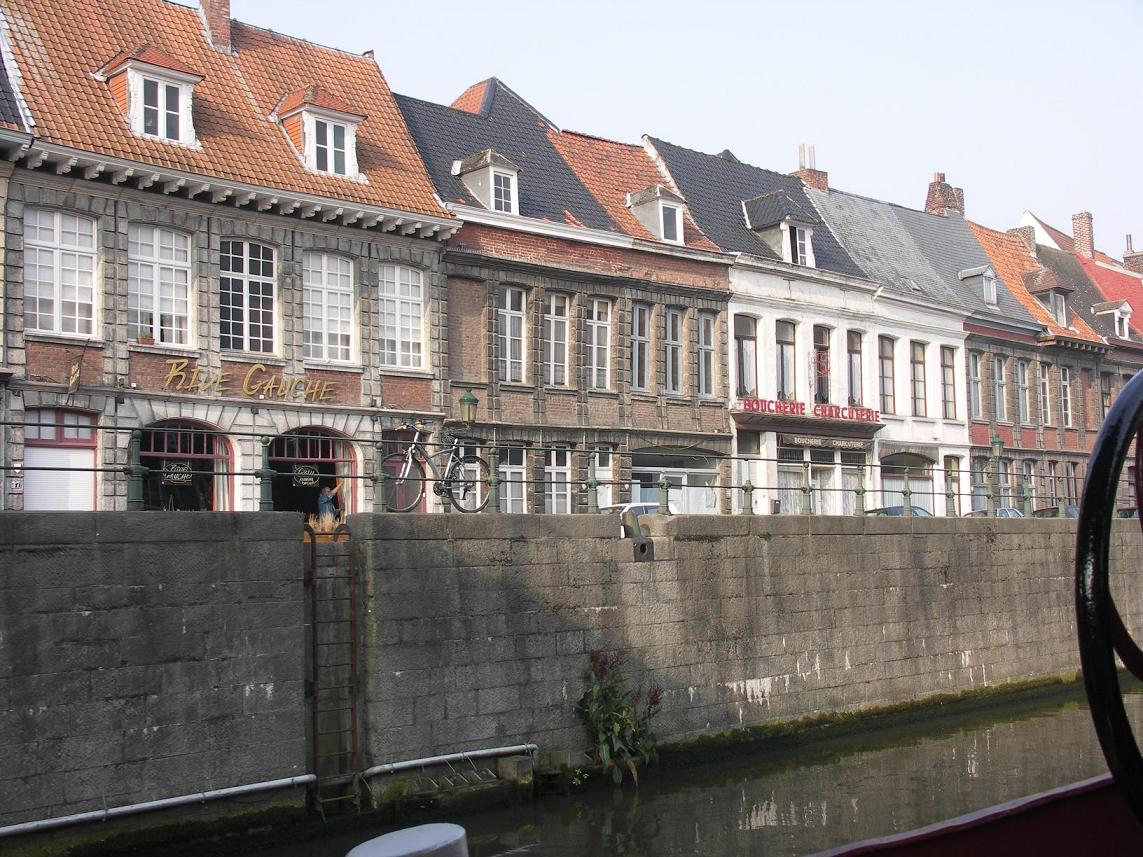 huizen aan het water Tournai